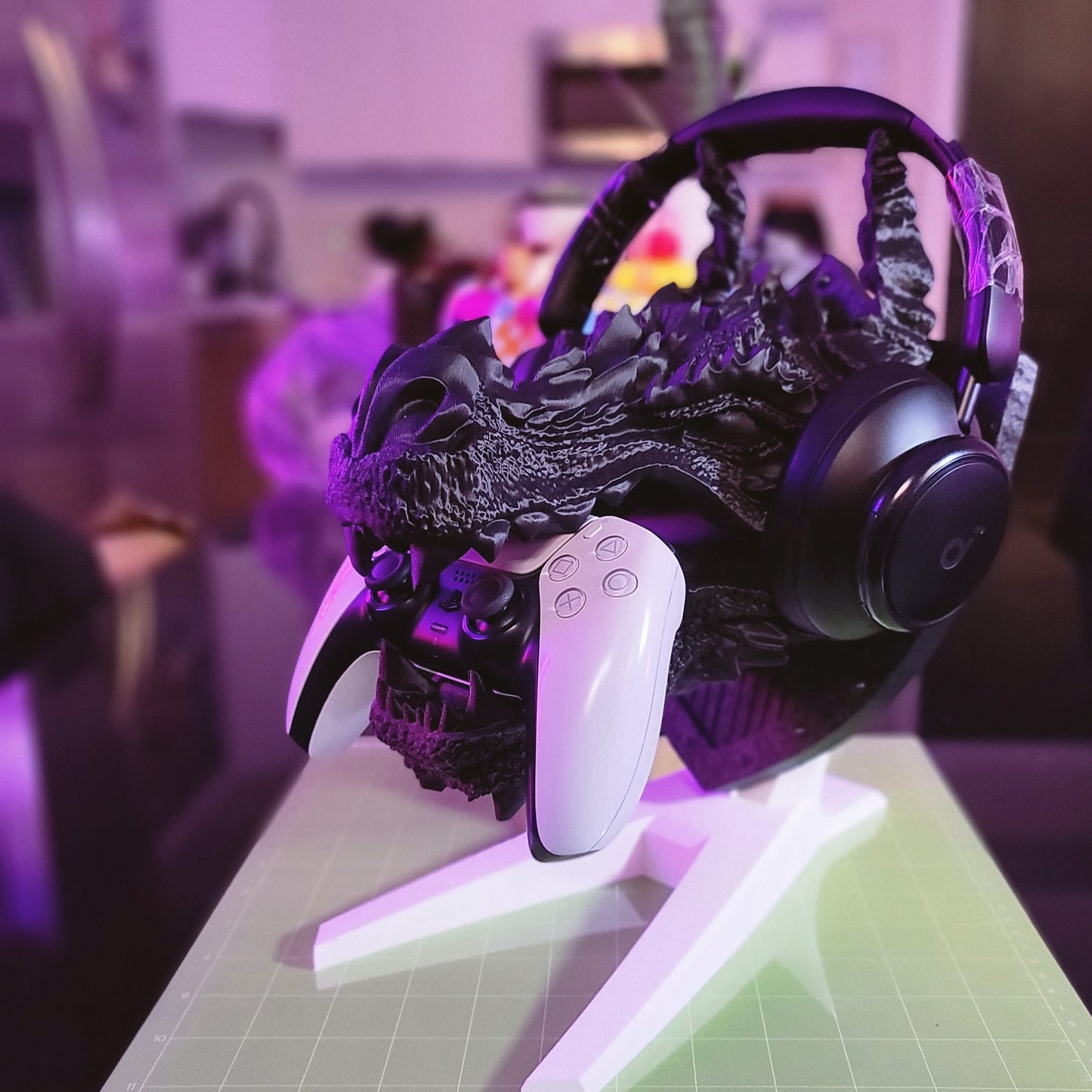 Soporte para mandos y auriculares de cabeza de dragón